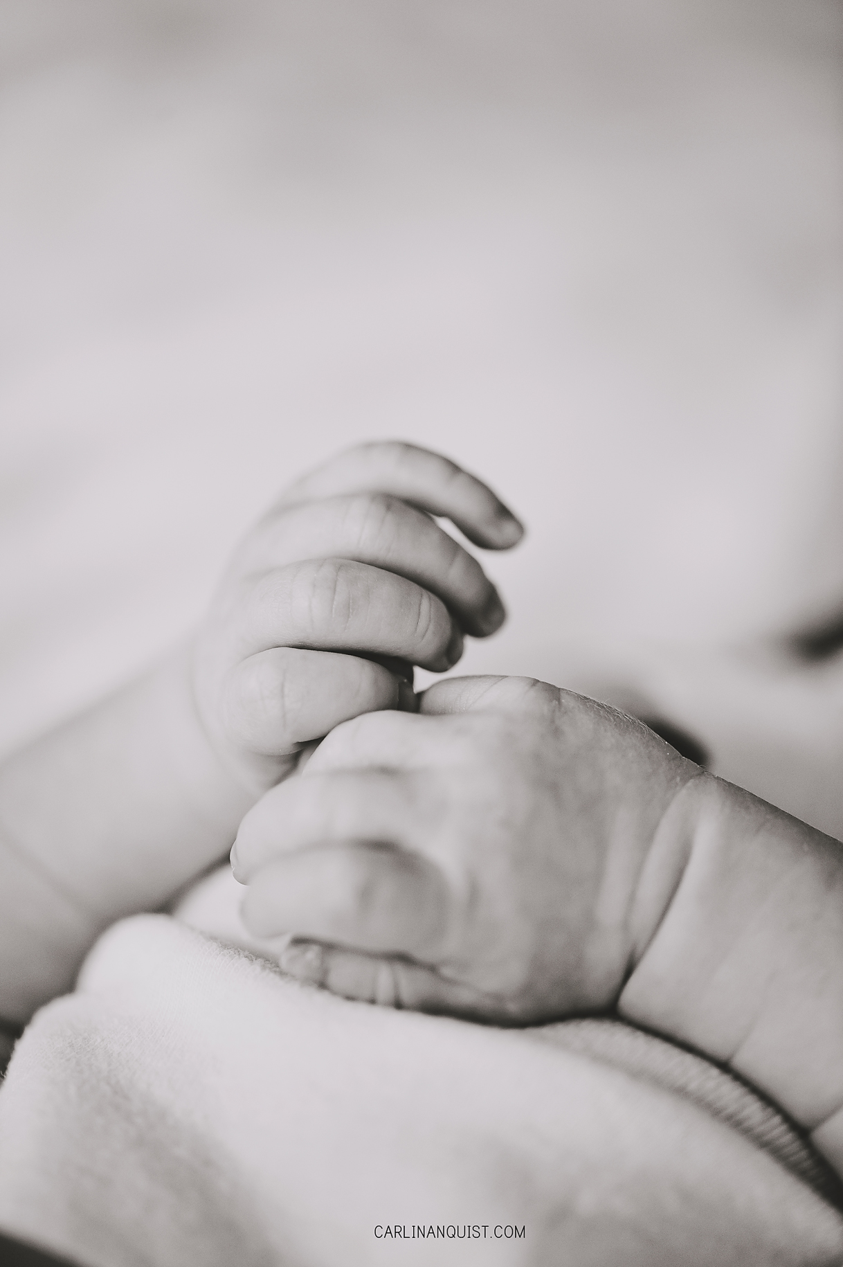 Baby Ryker // Baby Hands | Lifestyle Newborn Photos | Calgary Newborn Photographers | Carlin Anquist Photographer