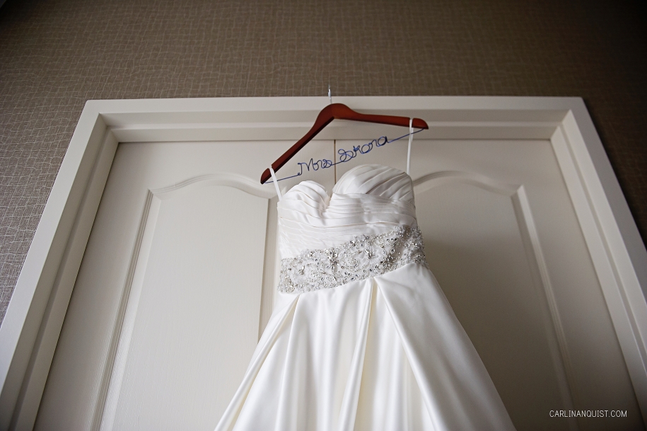 Mr & Mrs Skora // Calgary Wedding Photographer | Gown by Jessica Belle Rykiss Bridal |  Fall Wedding | Carlin Anquist Photography