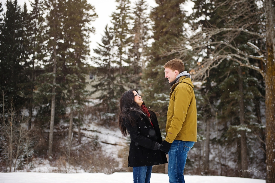 Winter Engagement Photos | Calgary Wedding Photographers | Carlin Anquist Photography 