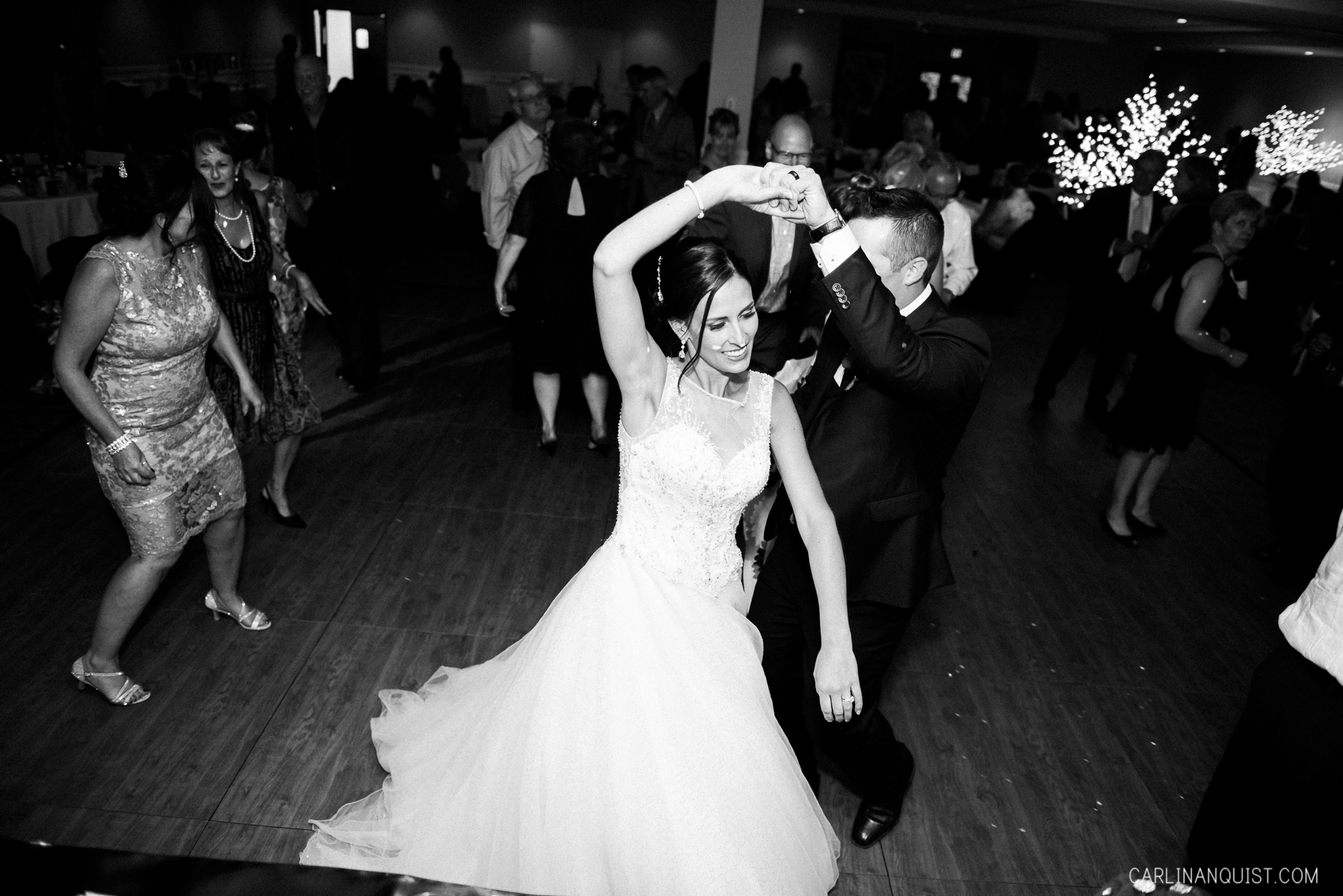 Calgary Wedding Photographers | Bride and Groom Dance