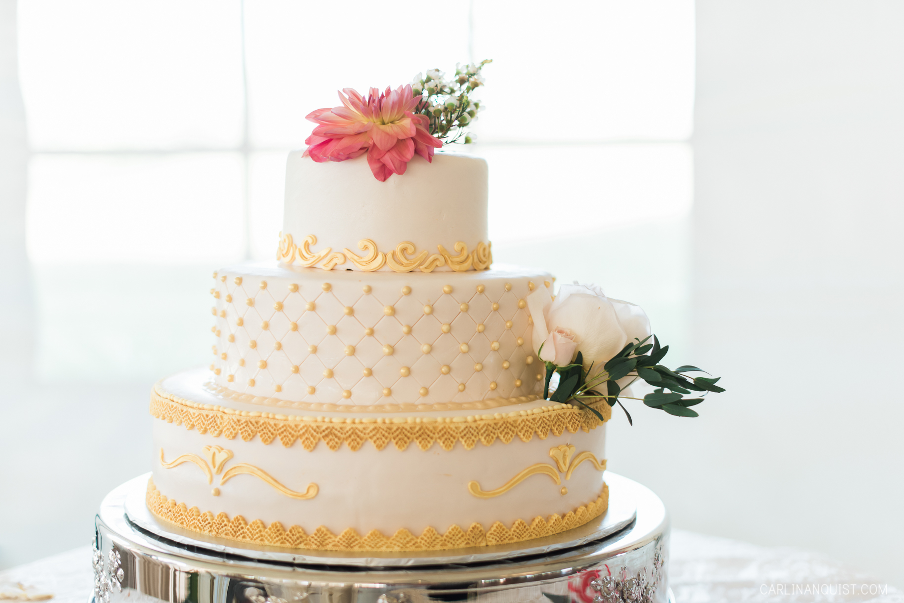 Wedding Cake | Calgary Acreage Wedding