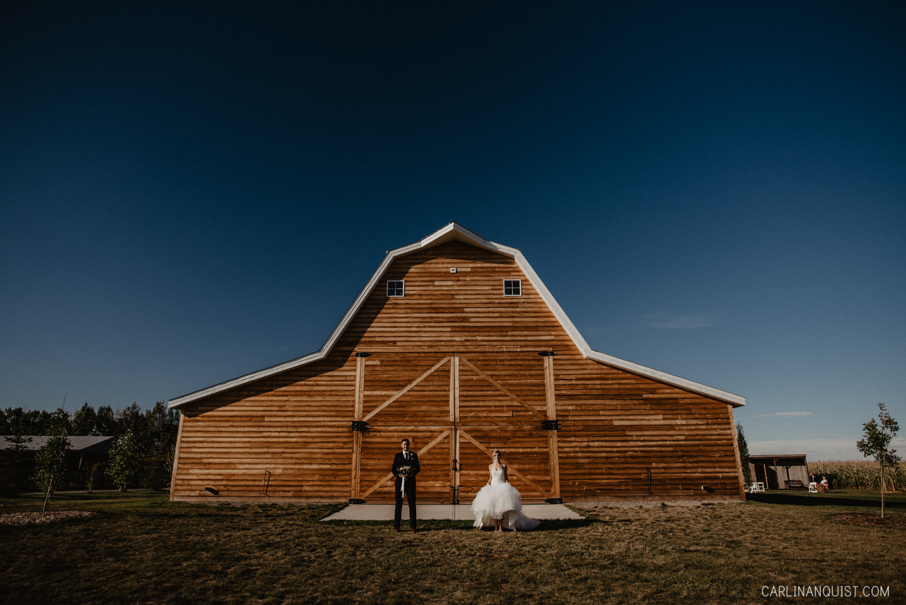 Willow Lane Barn Wedding Photos 